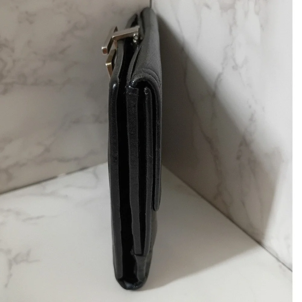 GUCCI Vintage Smooth Black Leather Unisex Bi-Fold Wallet w/ G-Clasp